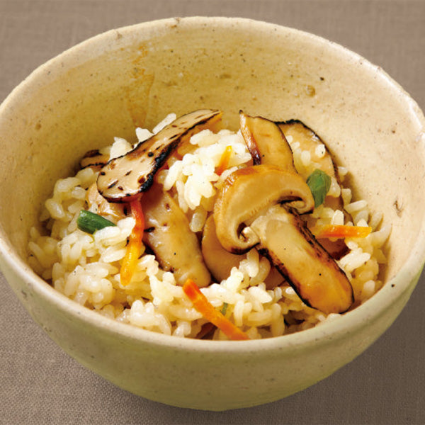 【季節限定】松茸を炙りスライスした「焼き松茸ごはんの素」発売開始いたしました。